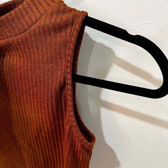 *3 for 15* Crop top - Picture 4 of 4